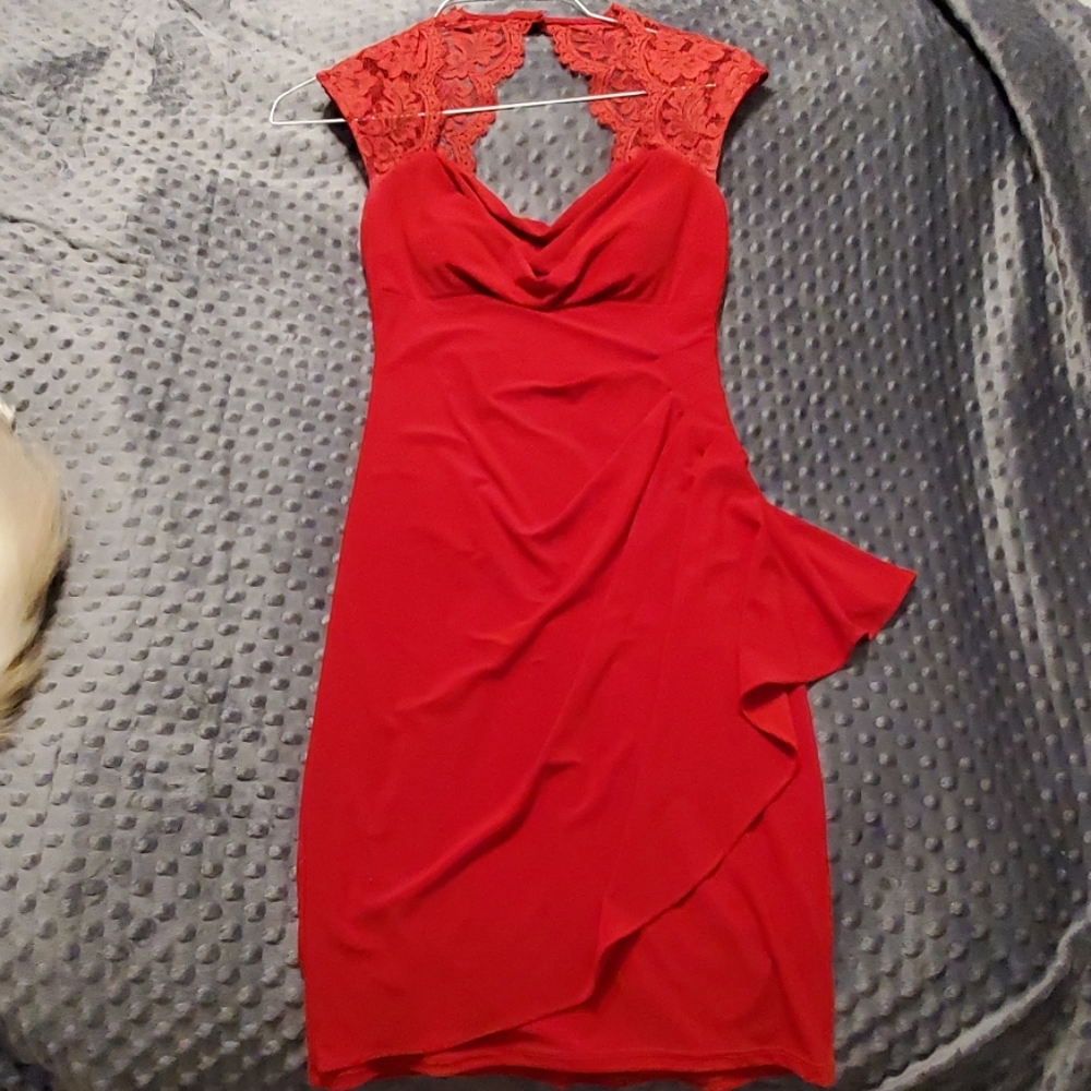 Sexy red lace dress cap sleeve fitted Cache size 0
